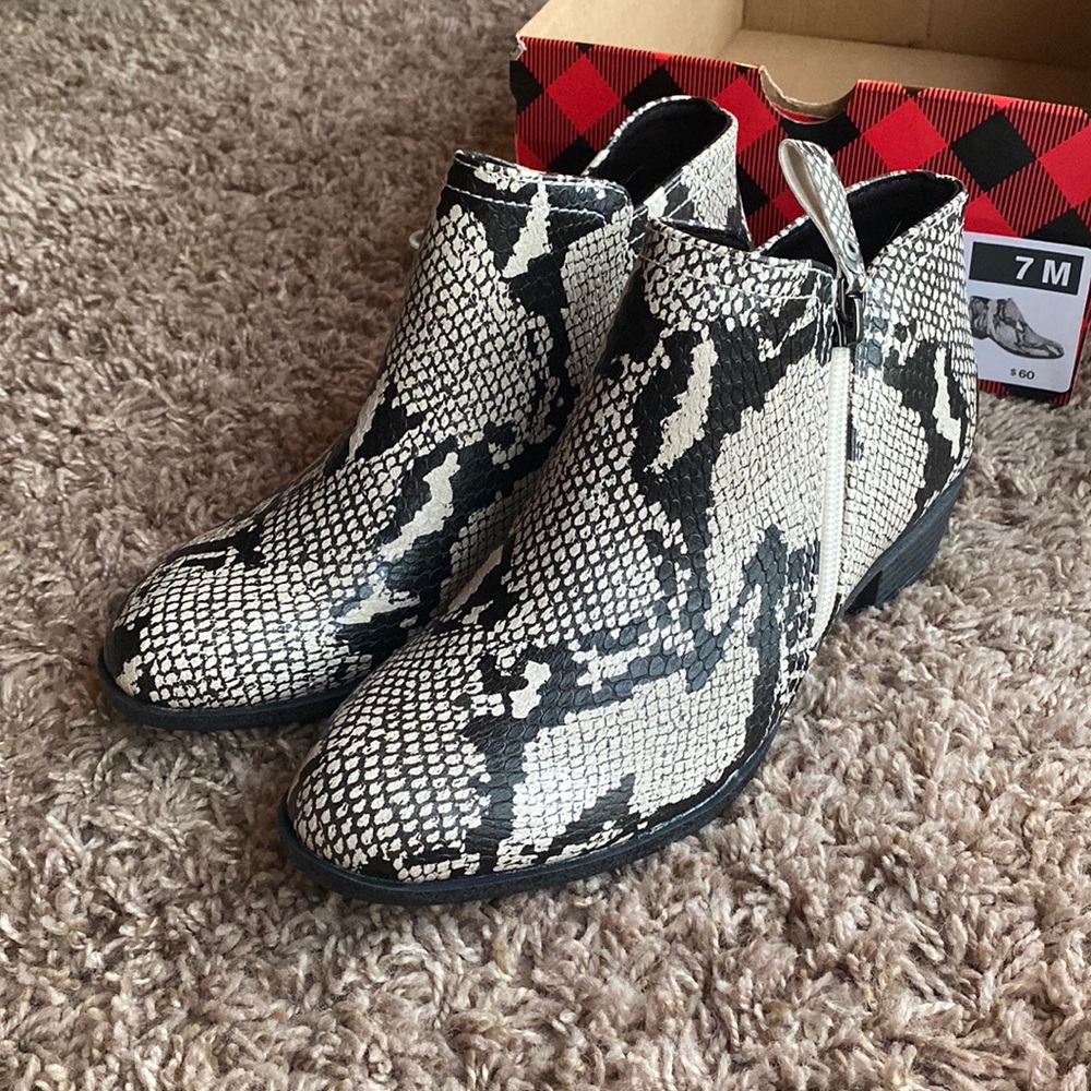 NIB snakeskin booties
